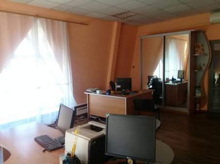 Сдам в аренду офис с мебелью S- 35 кв.м., г. Иркутск, ул. Полярная 